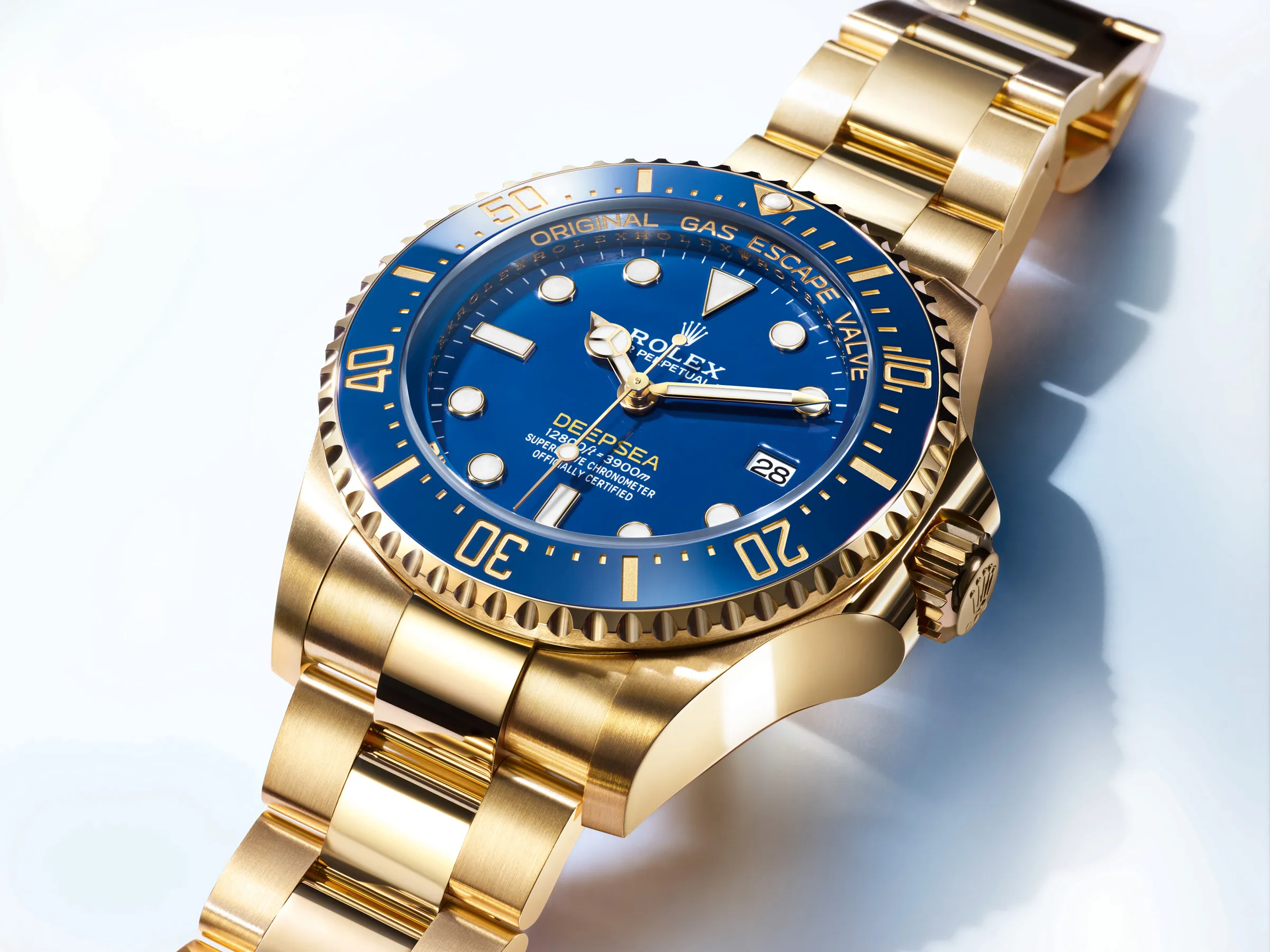 Gold watch Image 1